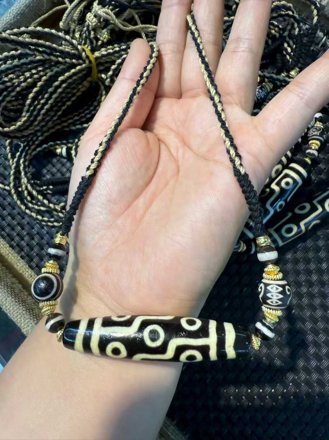 Ethnic Fashion Design - 10 قطع/وحدة 9 عيون مع قلادة