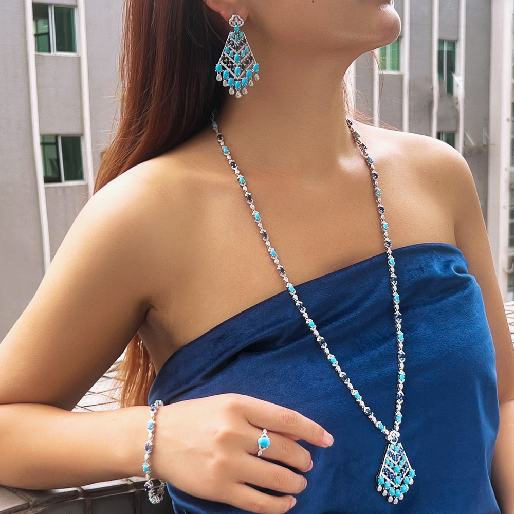 Ethnic Fashion In Dubai - طقم مجوهرات نسائي أنيق من CWWZircons