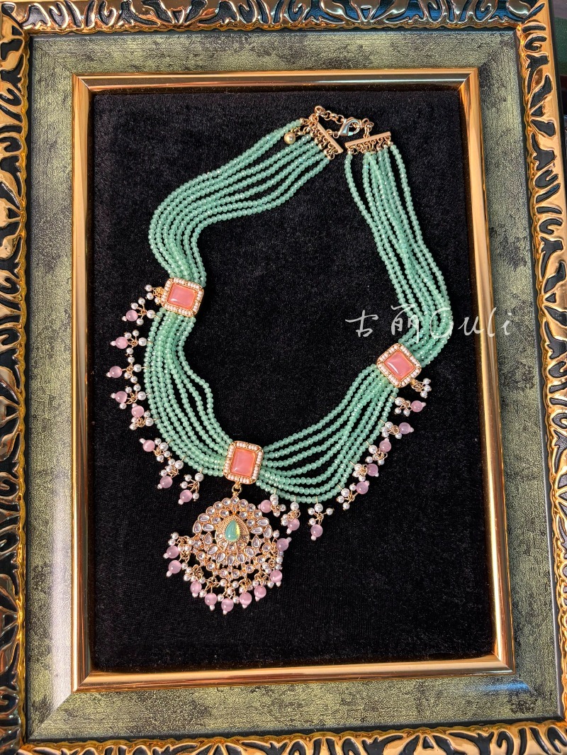 أقراط وقلادة بتصميم كتابة كتاب - مراجعة Ethnic Fashion Book وسعره
